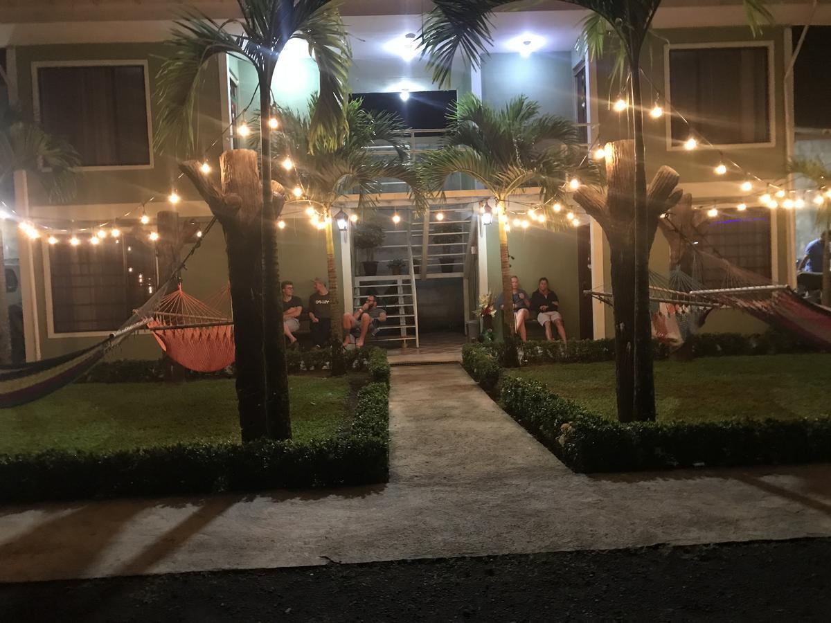 La Fortuna Backpackers Resort Экстерьер фото