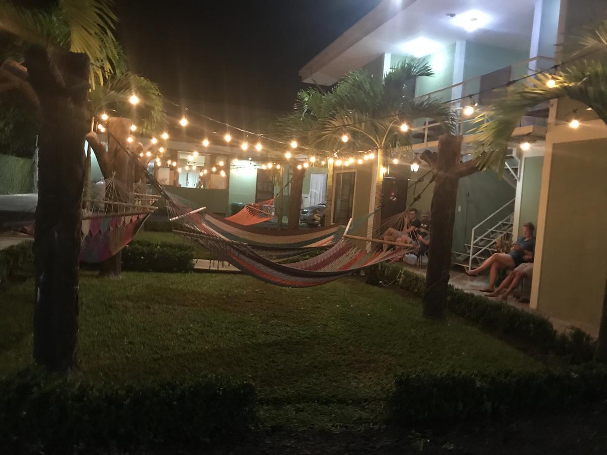 La Fortuna Backpackers Resort Экстерьер фото