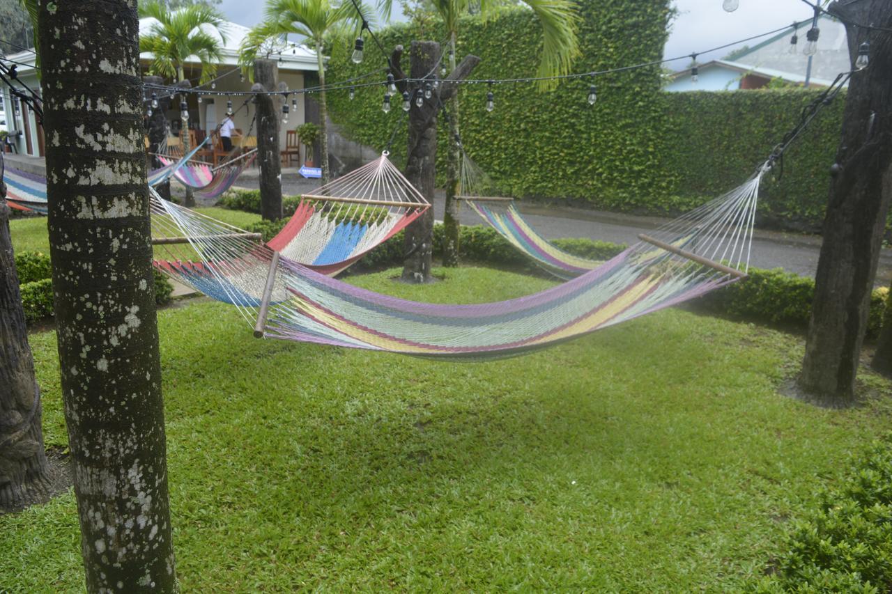 La Fortuna Backpackers Resort Экстерьер фото