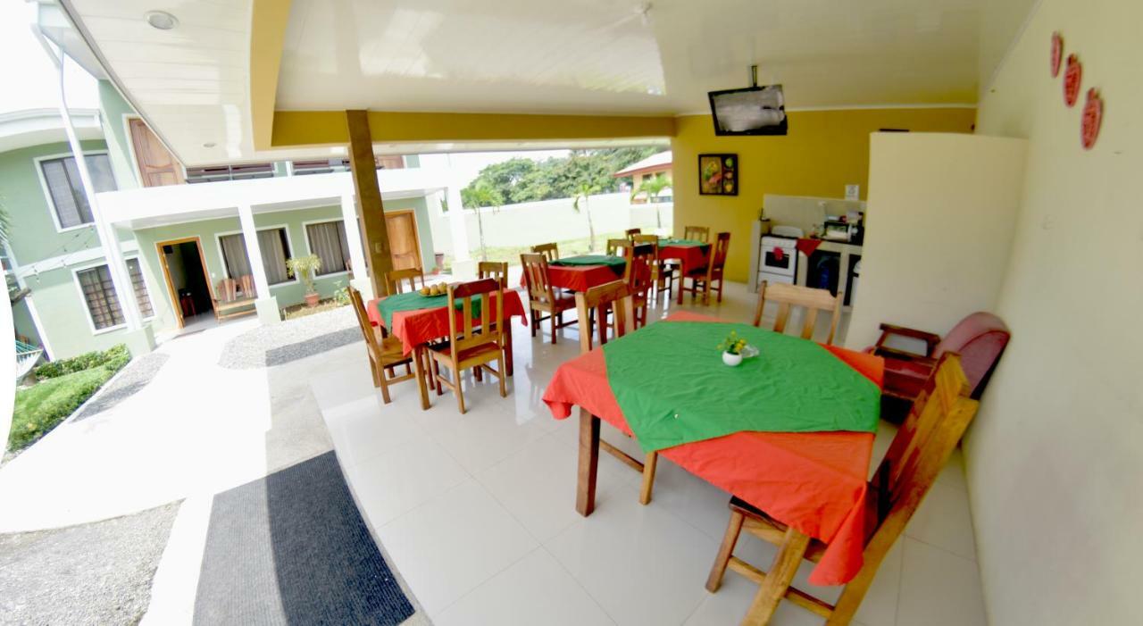 La Fortuna Backpackers Resort Экстерьер фото